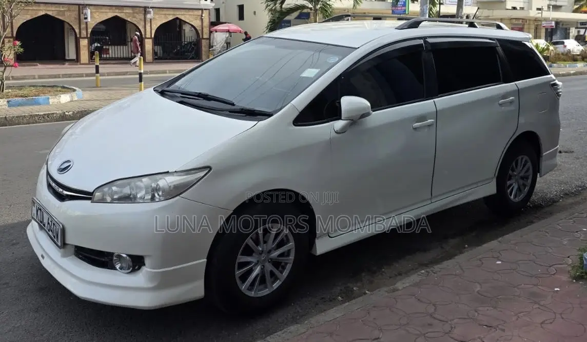 Toyota Wish 2017 White