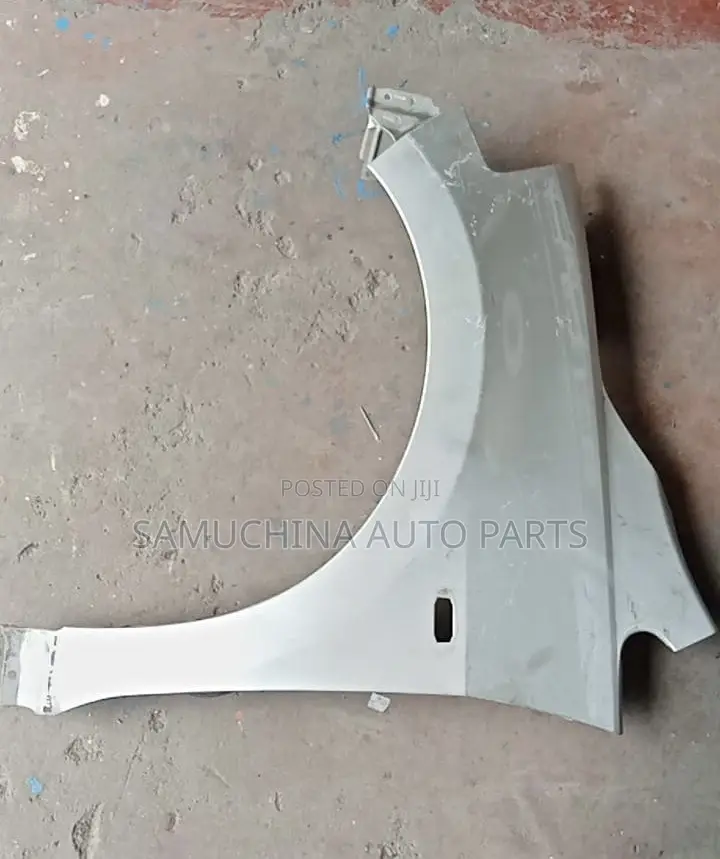 Wing/Fender Nissan Tiida
