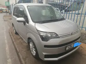 Toyota Spade 2019 Silver