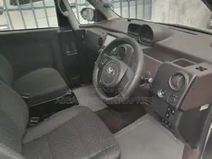 Toyota Spade 2019 Silver