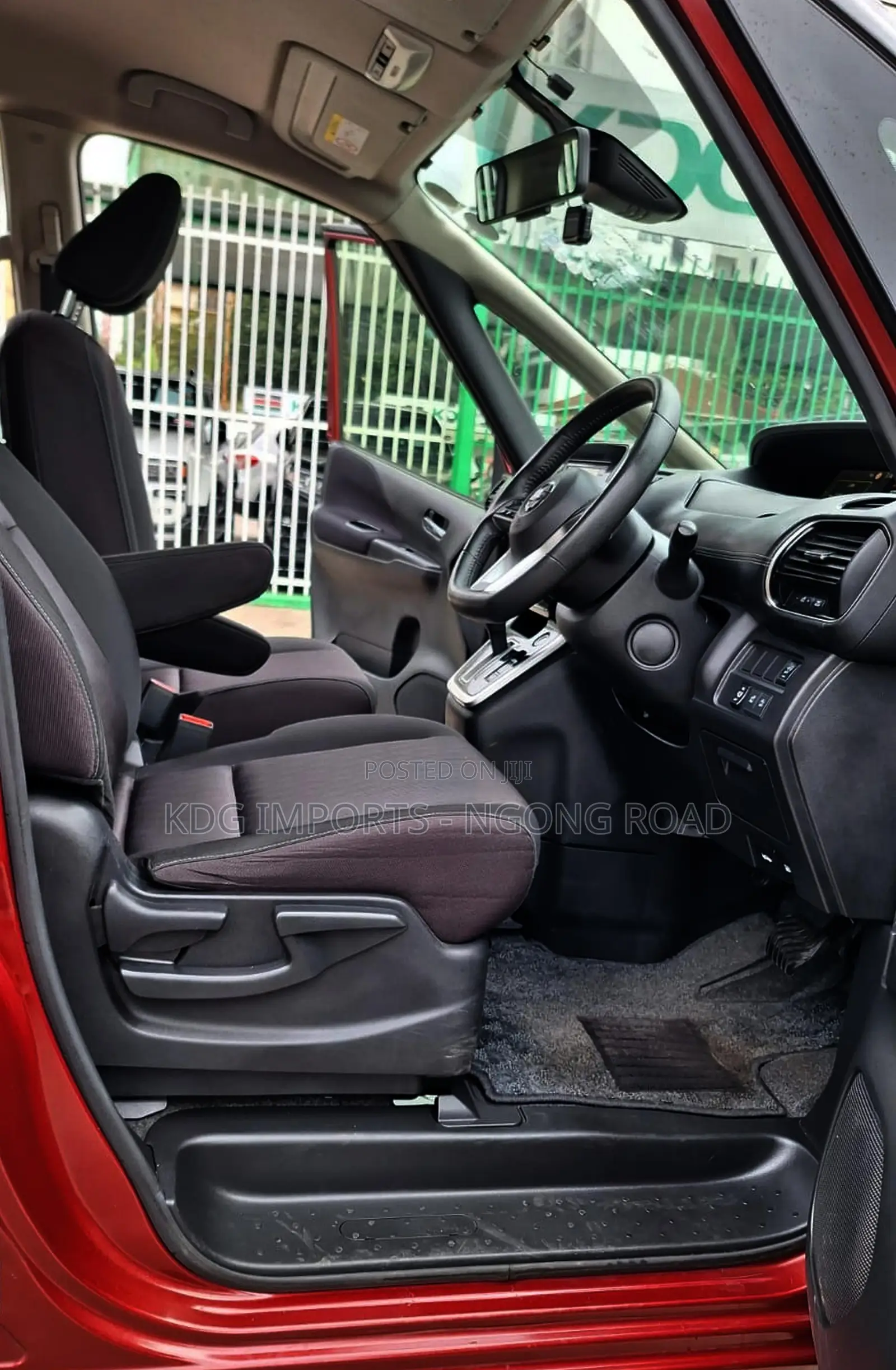 Nissan Serena 2019 Red