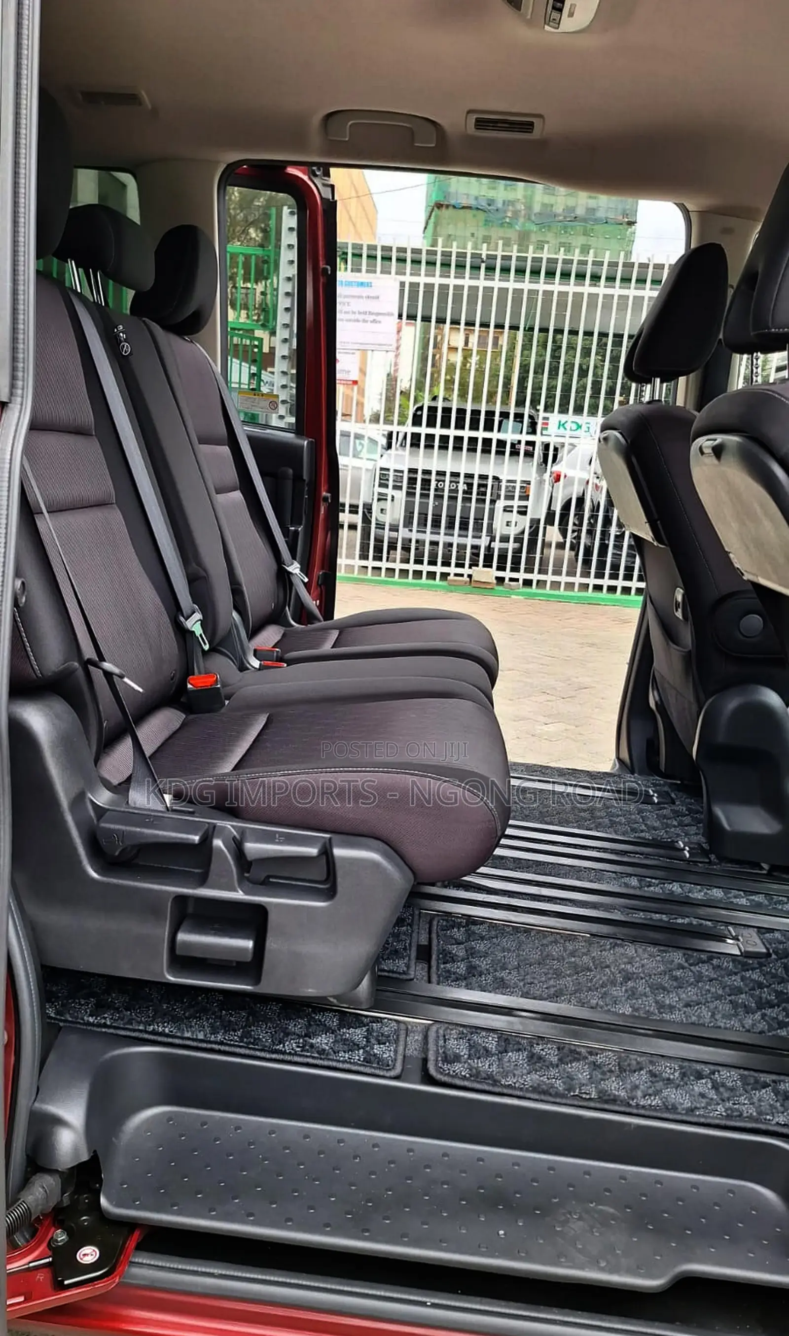 Nissan Serena 2019 Red