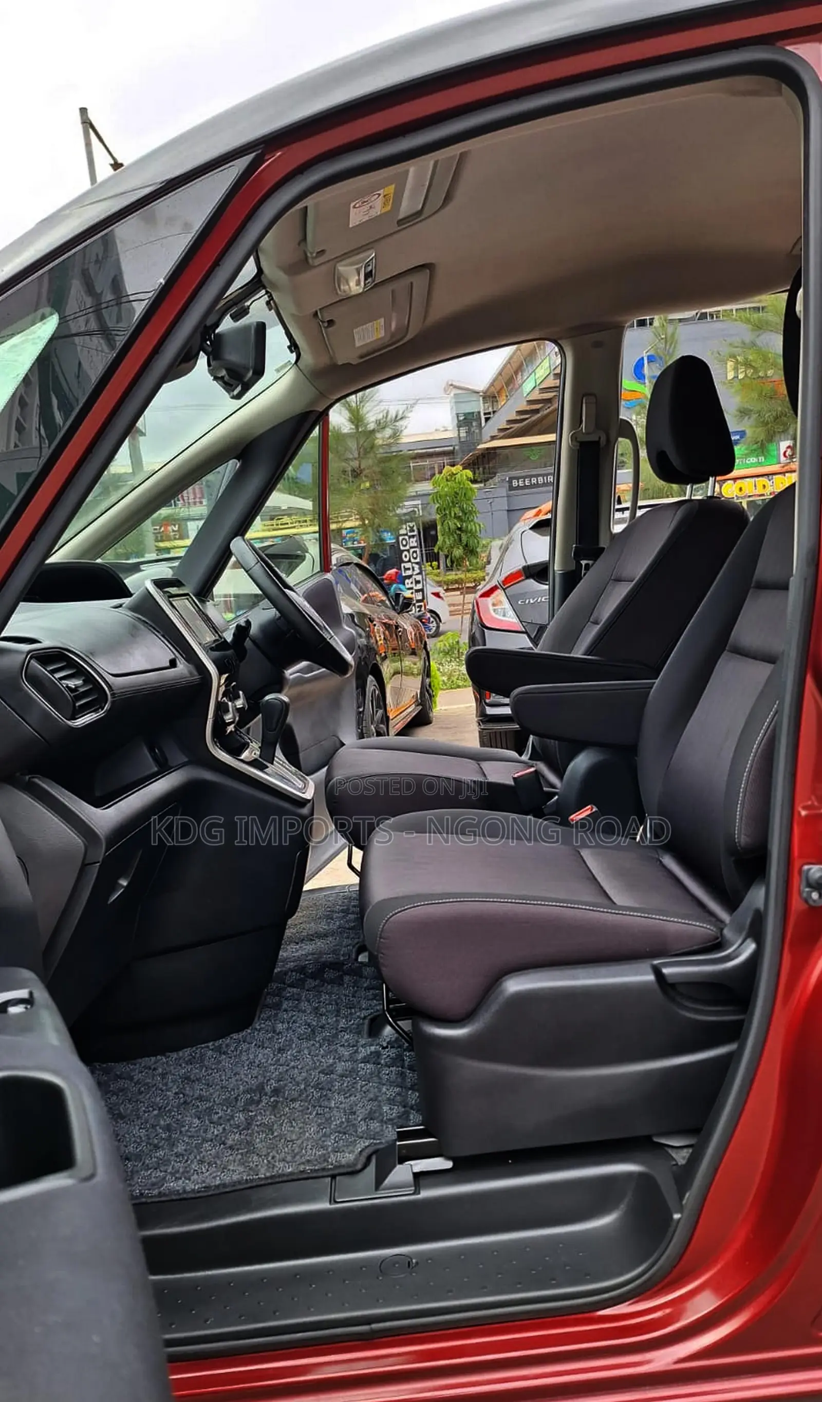 Nissan Serena 2019 Red