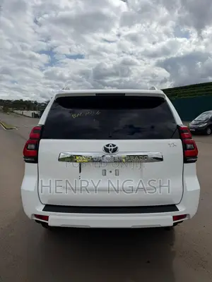 Toyota Land Cruiser Prado 2021 White