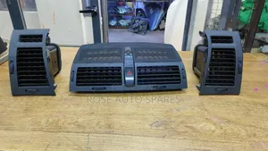 Mark X 2008 Dashboard Vents