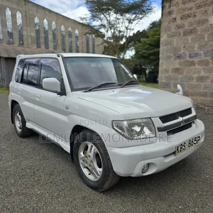 Mitsubishi Pajero IO 2005 White
