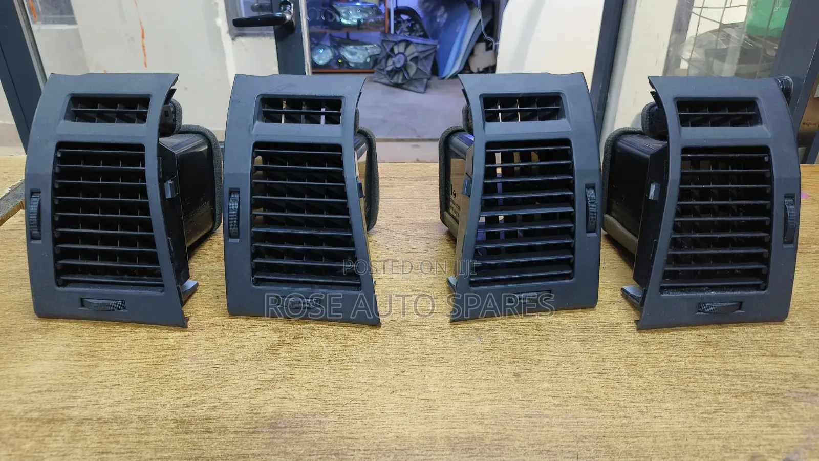 Mark X2005-2008 Dashboard Vents