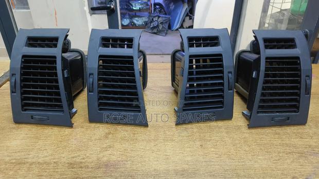 Mark X2005-2008 Dashboard Vents