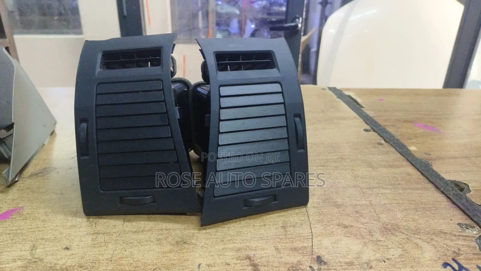 Mark X2005-2008 Dashboard Vents