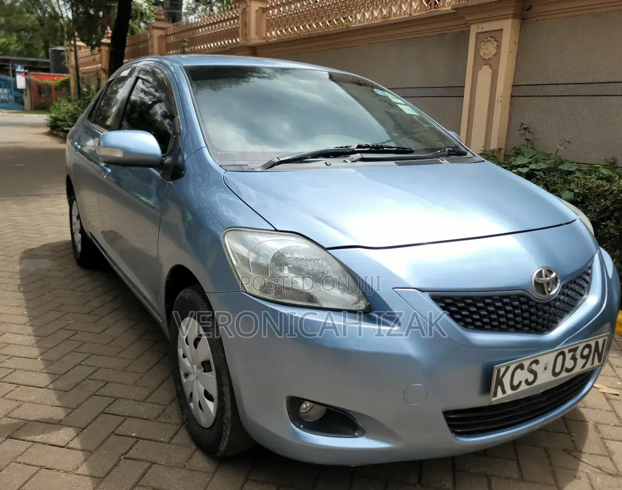 Toyota Belta 2011 Blue