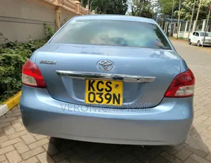 Toyota Belta 2011 Blue
