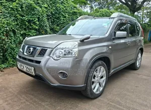 Nissan X-Trail 2012 Brown