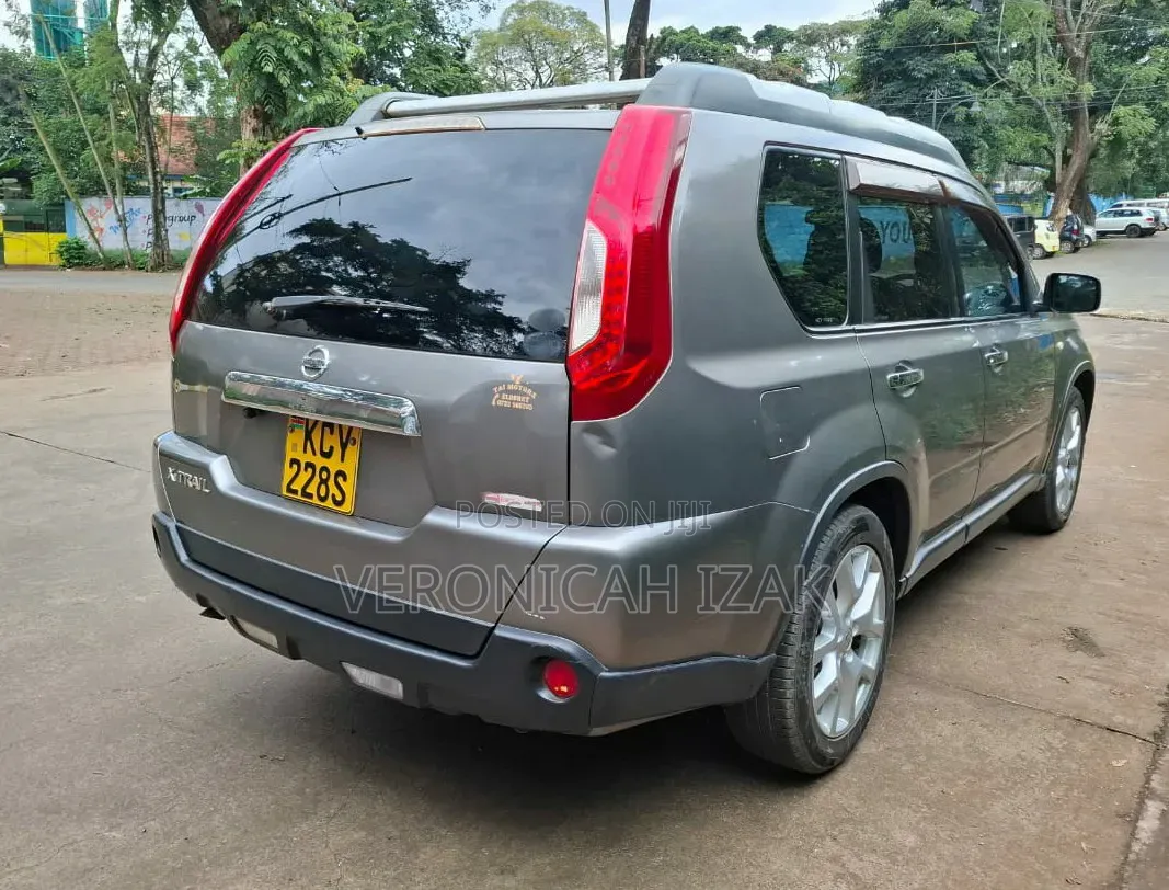 Nissan X-Trail 2012 Brown