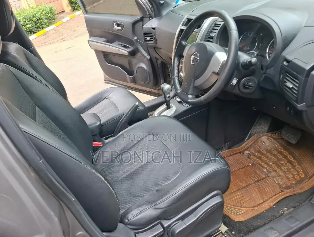 Nissan X-Trail 2012 Brown