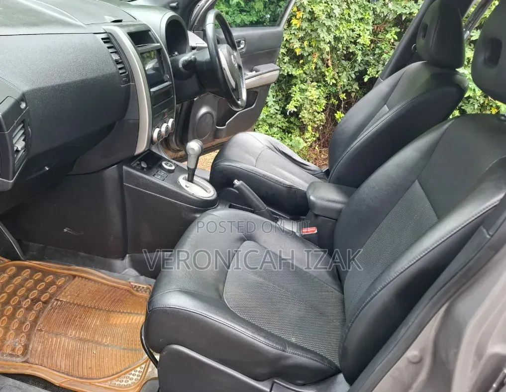 Nissan X-Trail 2012 Brown