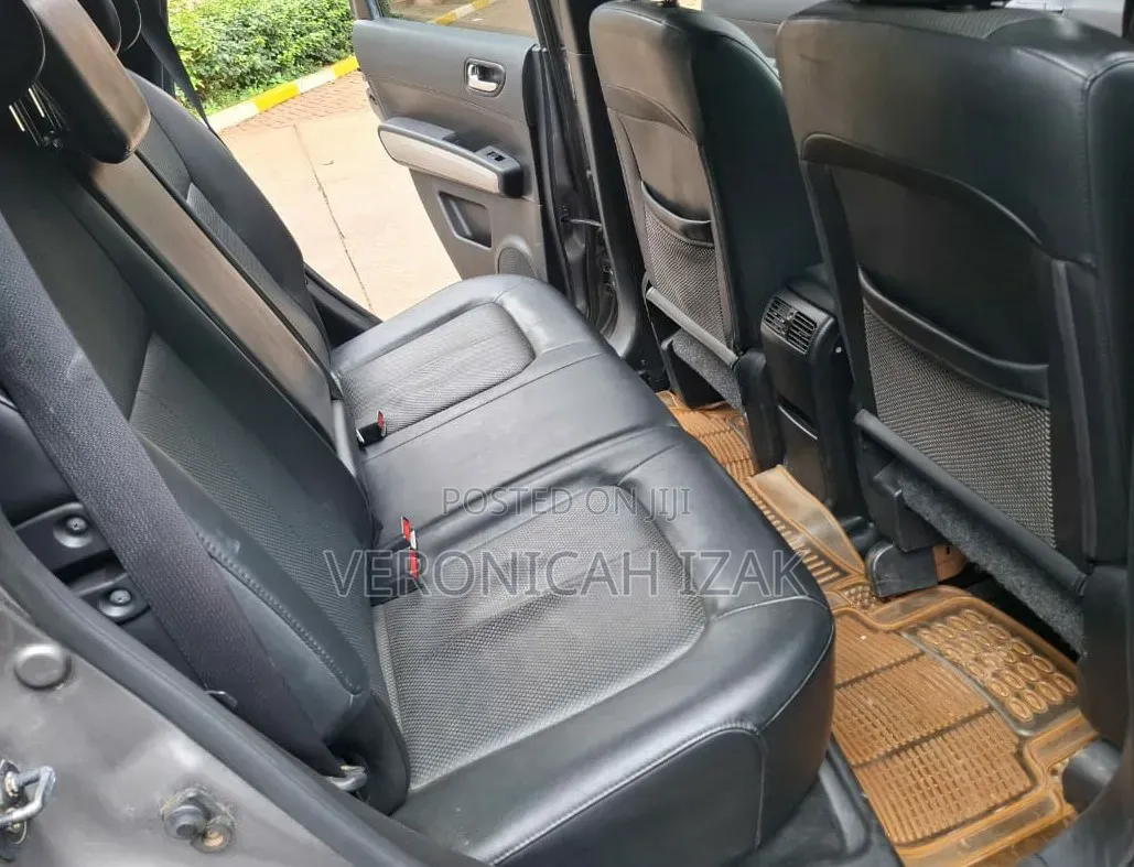 Nissan X-Trail 2012 Brown