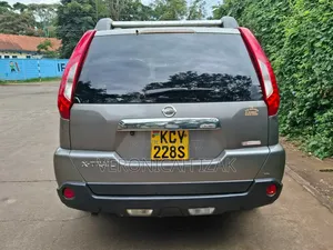 Nissan X-Trail 2012 Brown