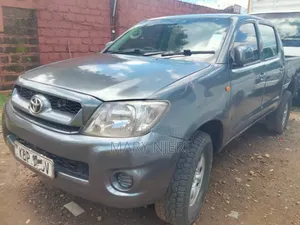 Toyota Hilux 2.5 D-4D SRX 2010 Gray