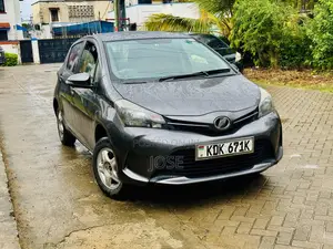 Toyota Vitz 2016 Gray