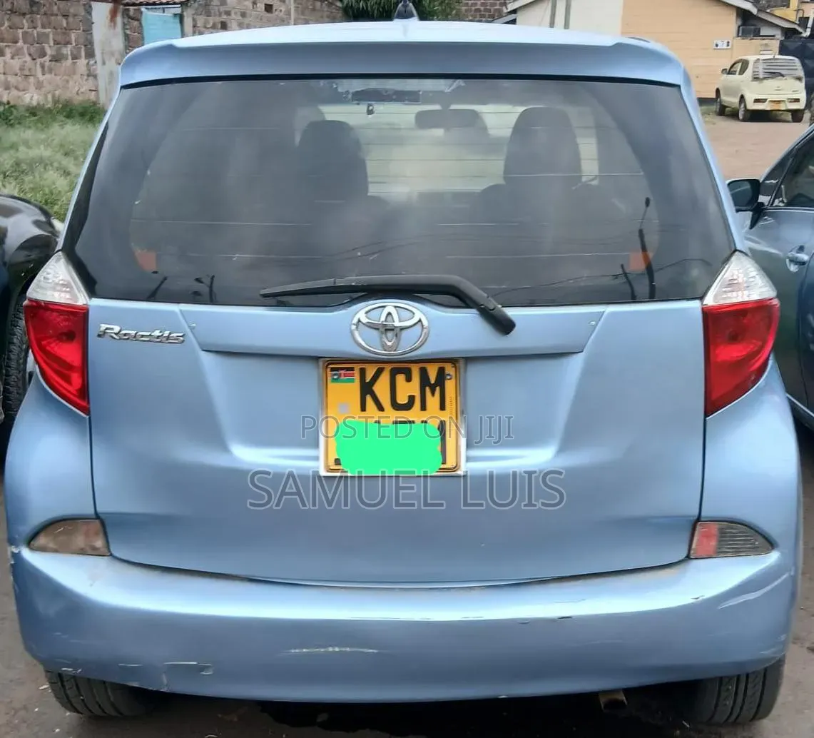 Toyota Ractis 2008 Blue