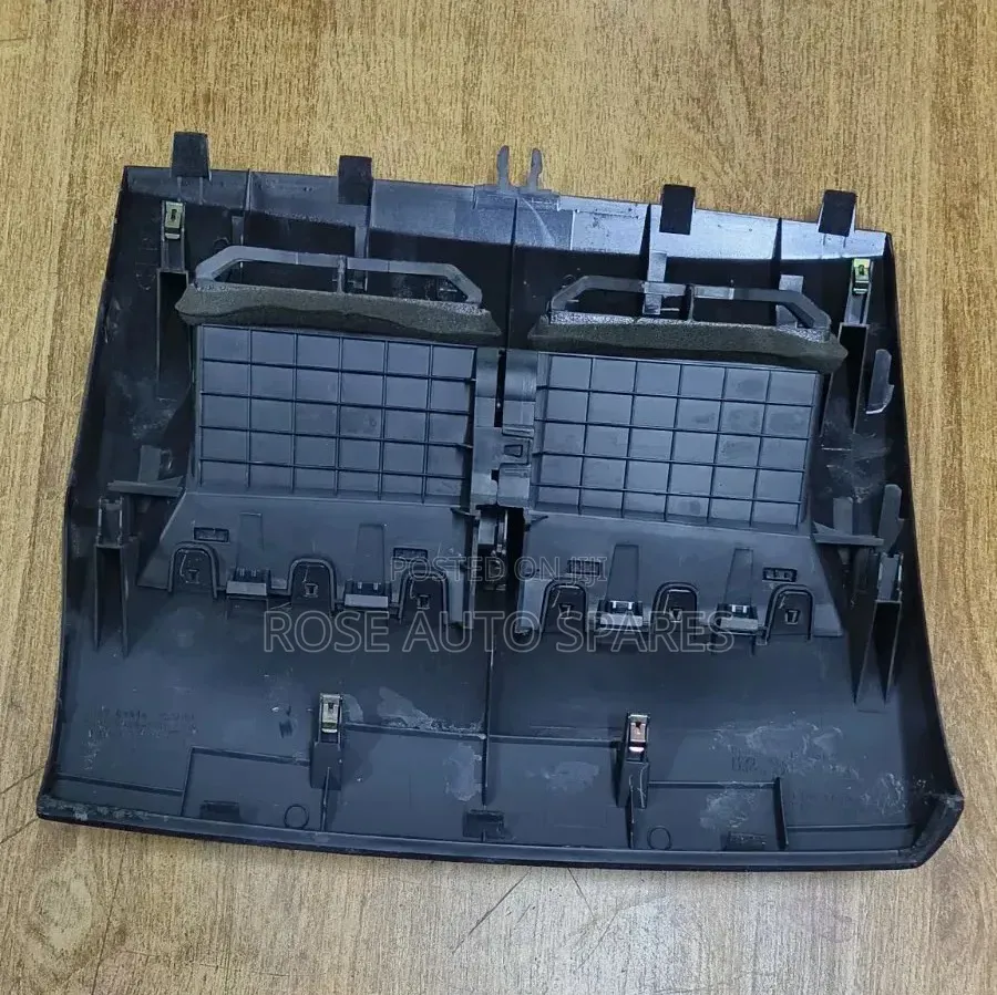 Nissan Tiida Dash Vent