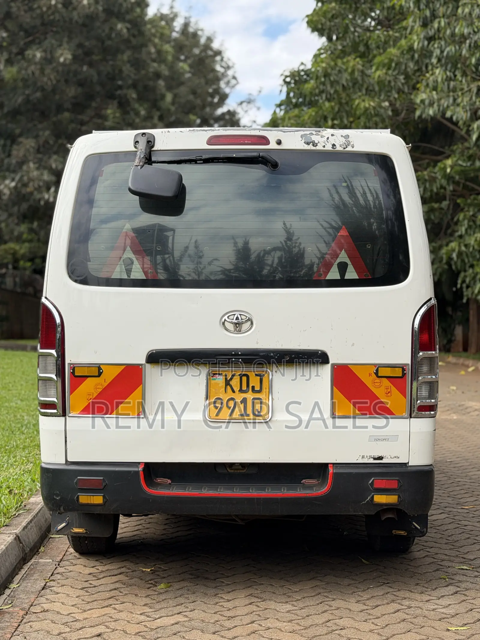 Toyota HiAce 2013 White