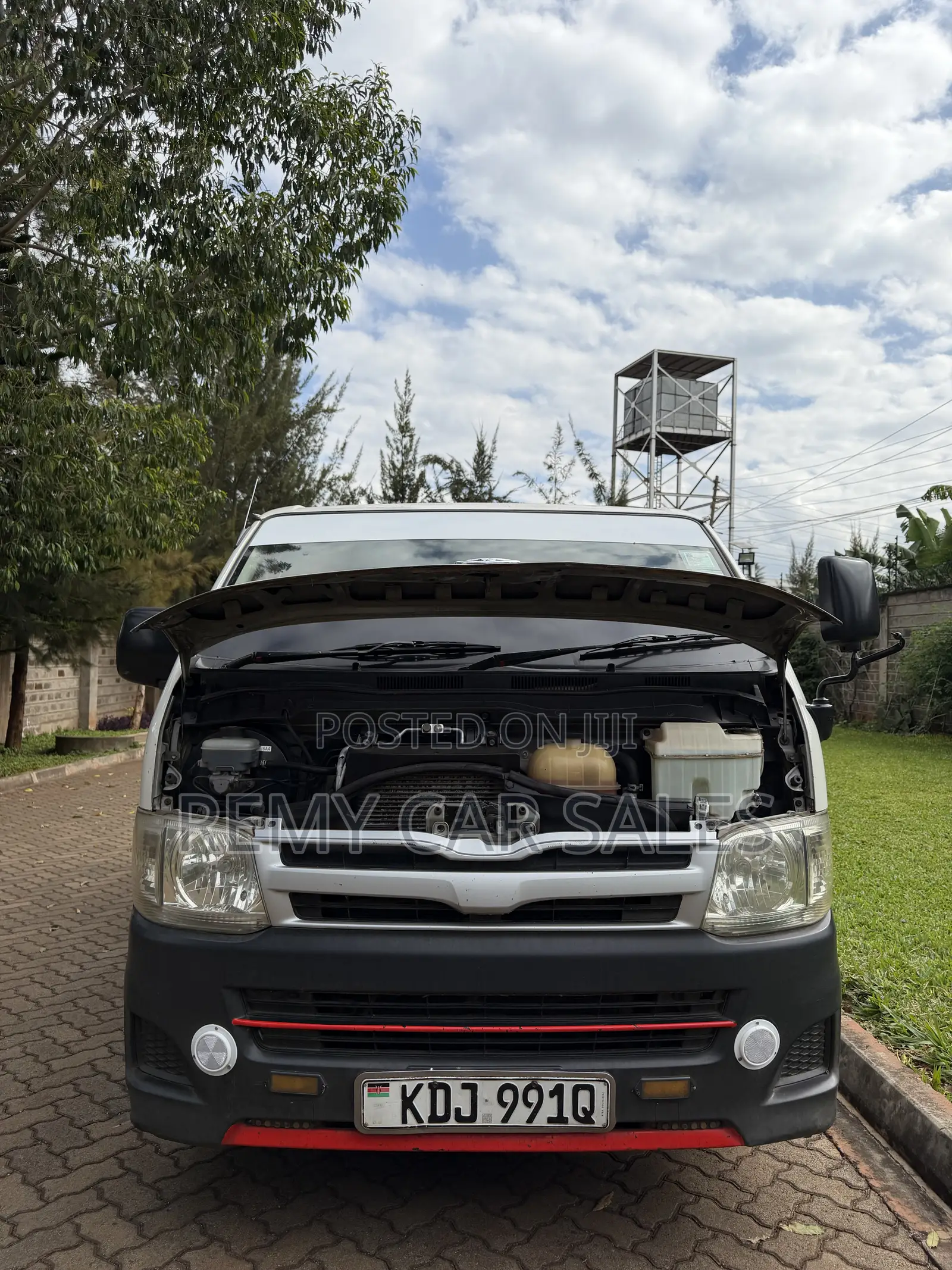 Toyota HiAce 2013 White
