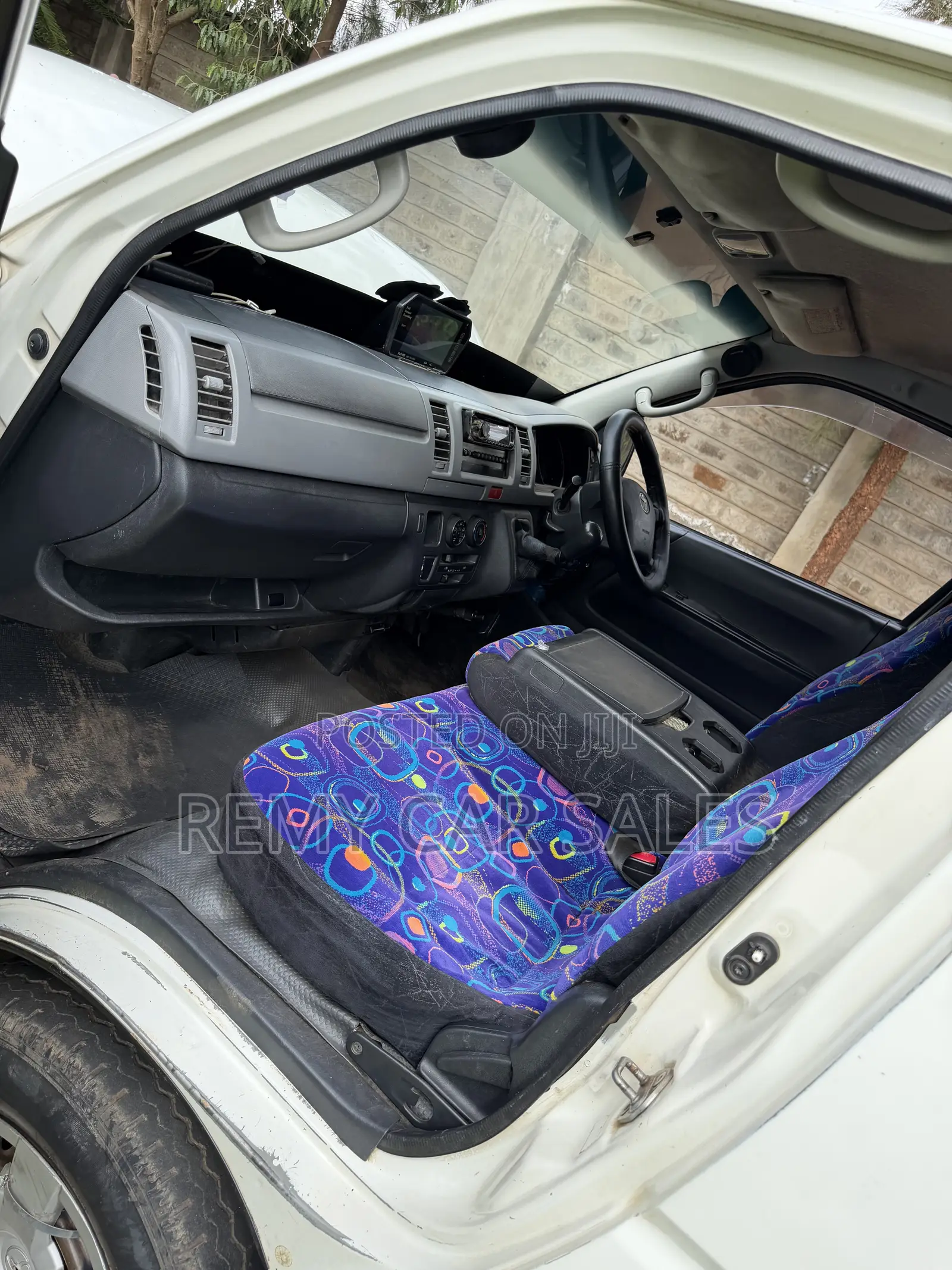 Toyota HiAce 2013 White