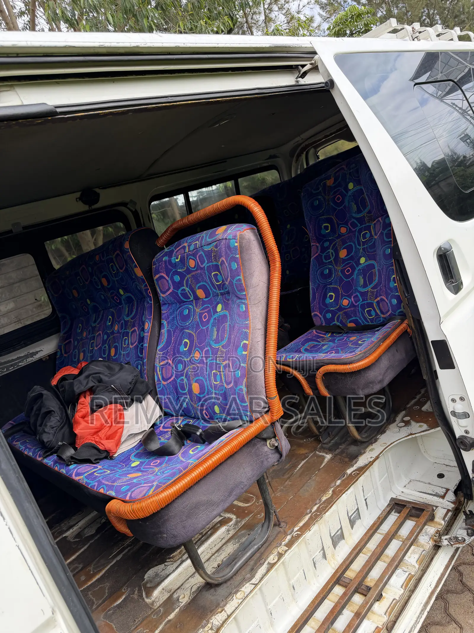 Toyota HiAce 2013 White