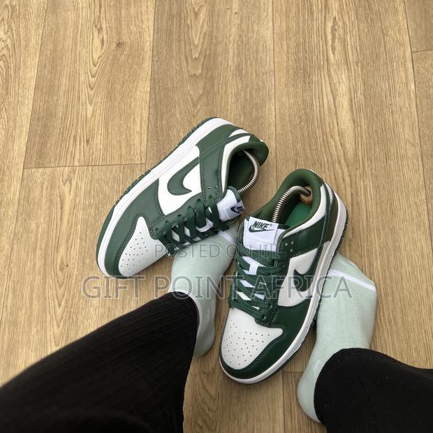 Nike Dunk Low ‘Varsity Green’ Retro Sneakers - thumbnail 2