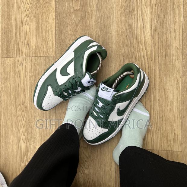 Nike Dunk Low ‘Varsity Green’ Retro Sneakers - thumbnail 3