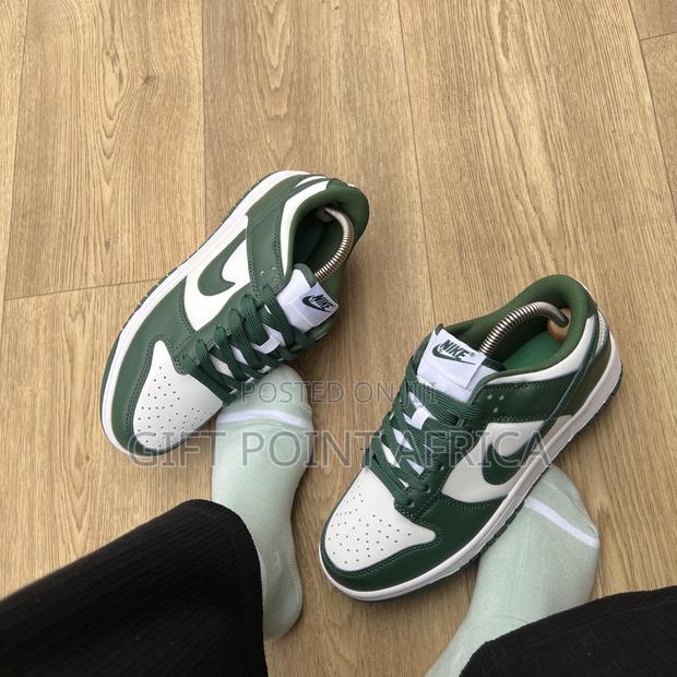 Nike Dunk Low ‘Varsity Green’ Retro Sneakers