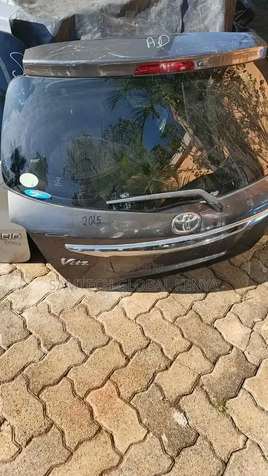 Toyota Vitz 2015 Boot