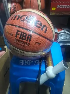 Gg7x Molten Basket Ball + Ball Pump
