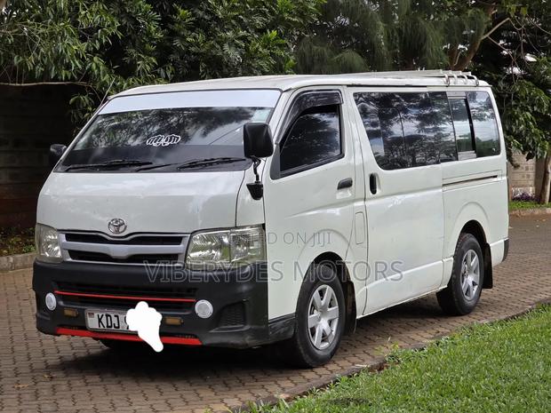 Toyota HiAce 2013 White - thumbnail 3