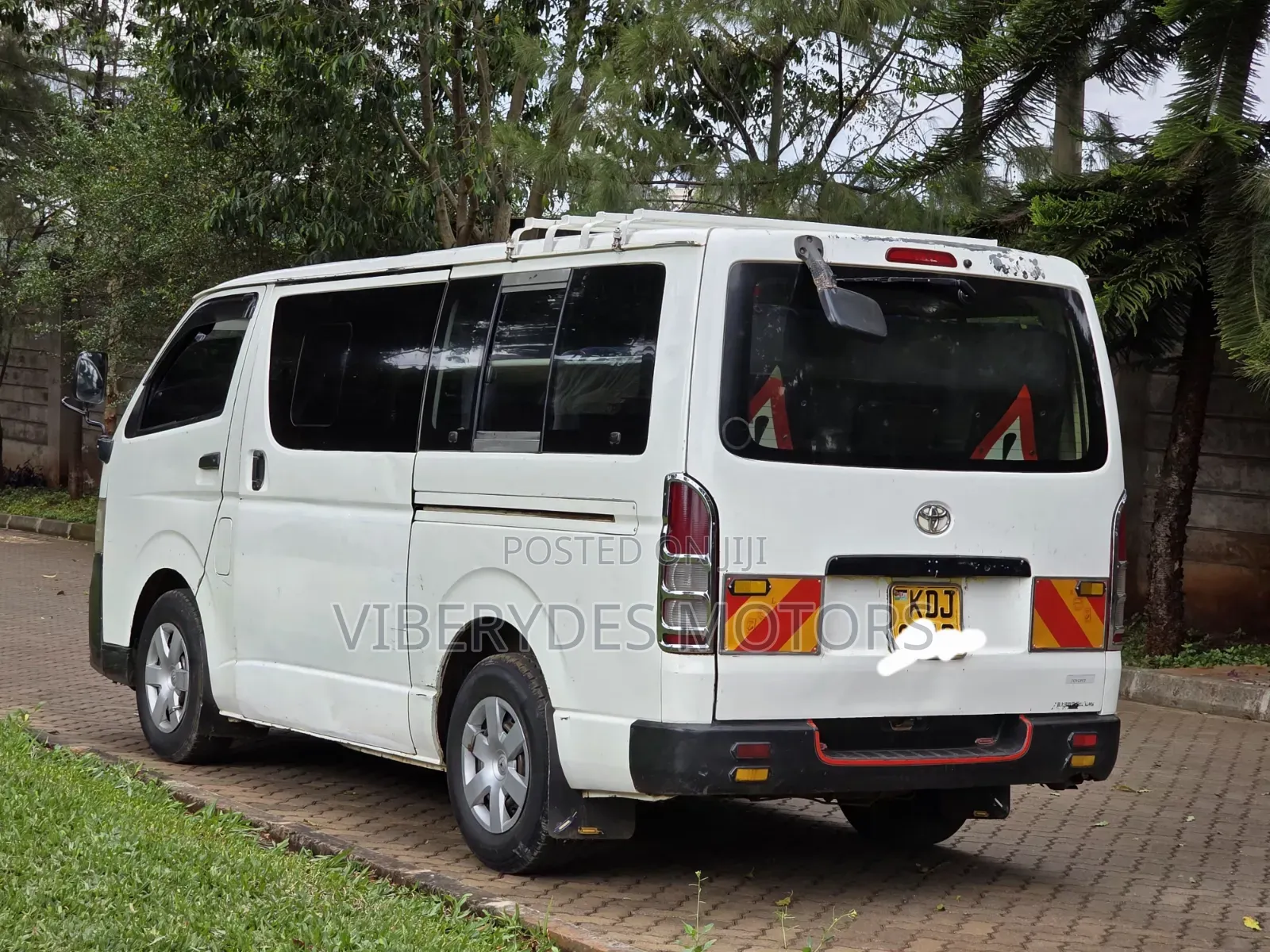 Toyota HiAce 2013 White