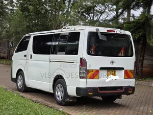 Toyota HiAce 2013 White