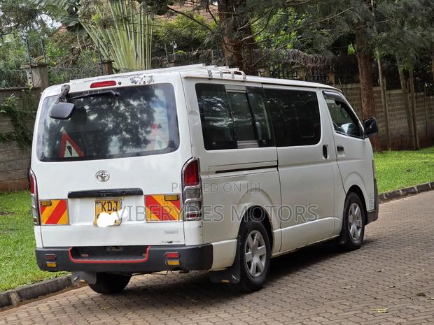 Toyota HiAce 2013 White - thumbnail 6