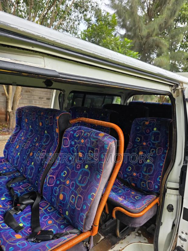 Toyota HiAce 2013 White - thumbnail 7