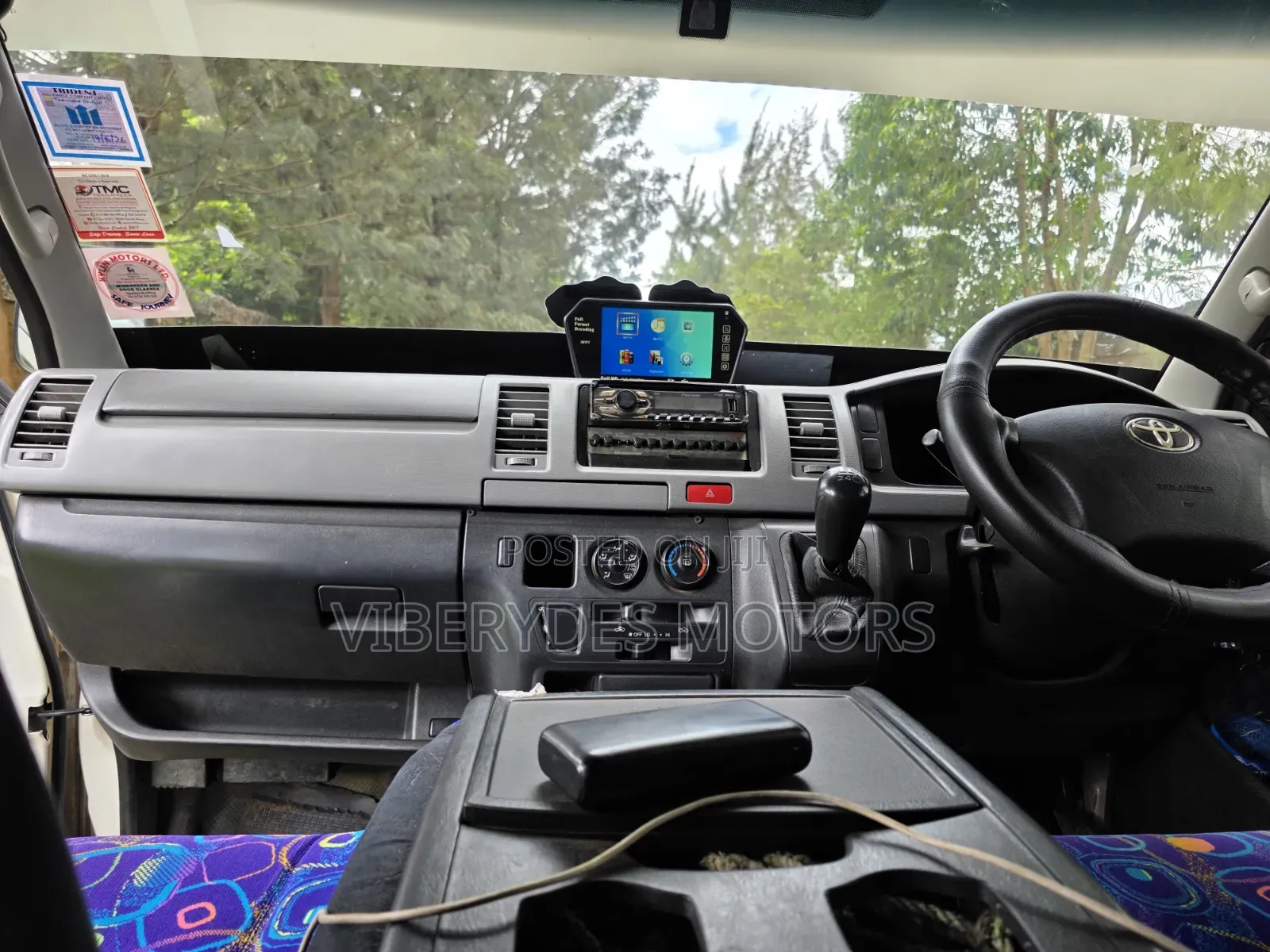 Toyota HiAce 2013 White