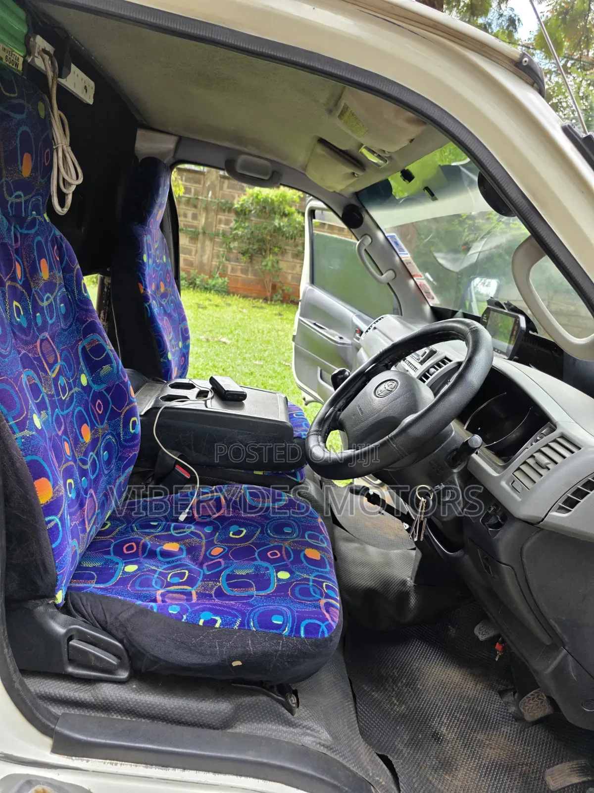 Toyota HiAce 2013 White