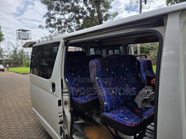 Toyota HiAce 2013 White - thumbnail 12