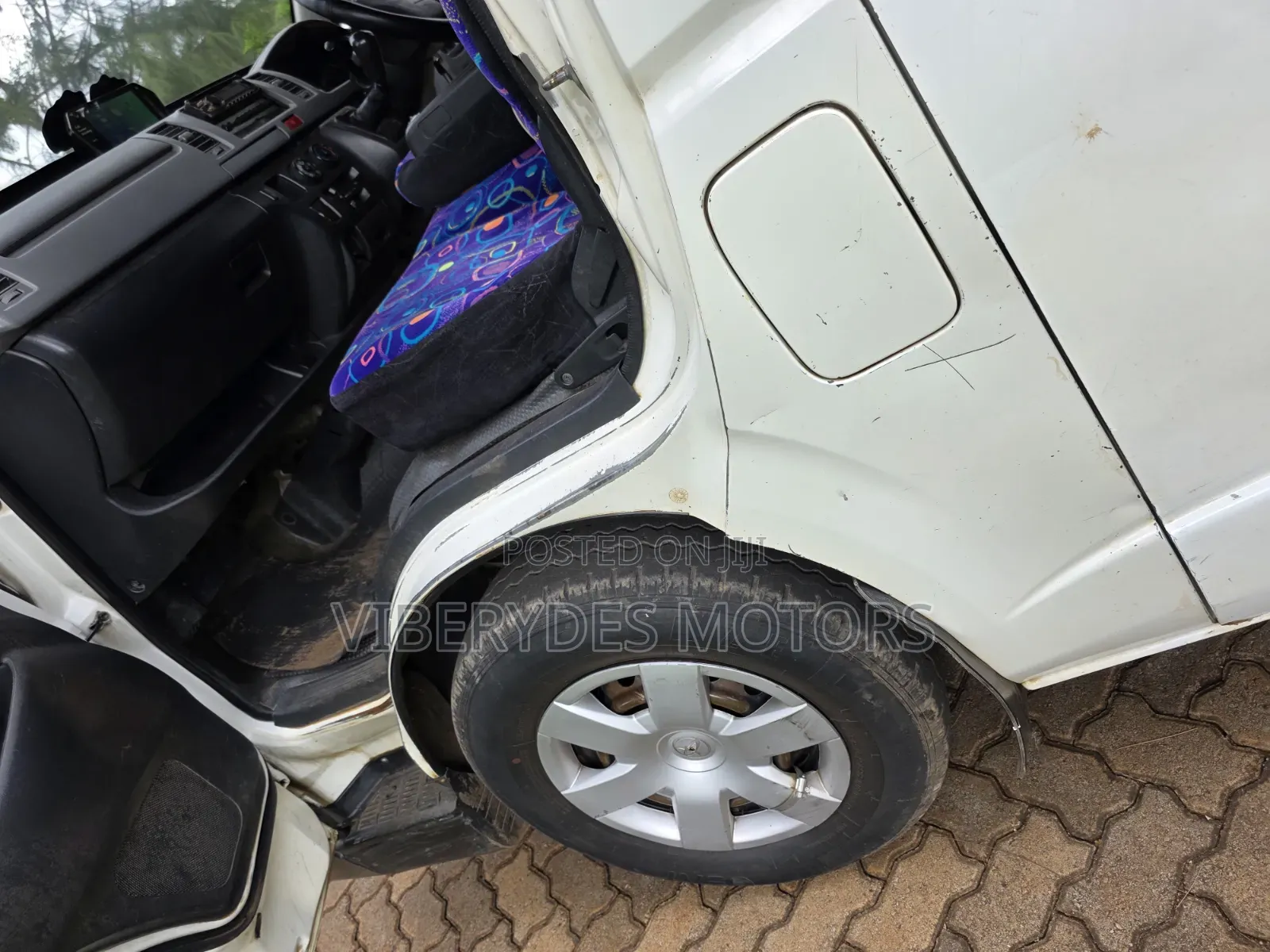 Toyota HiAce 2013 White