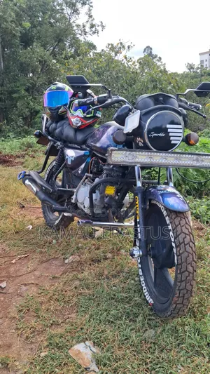 Bajaj Boxer 2020 White