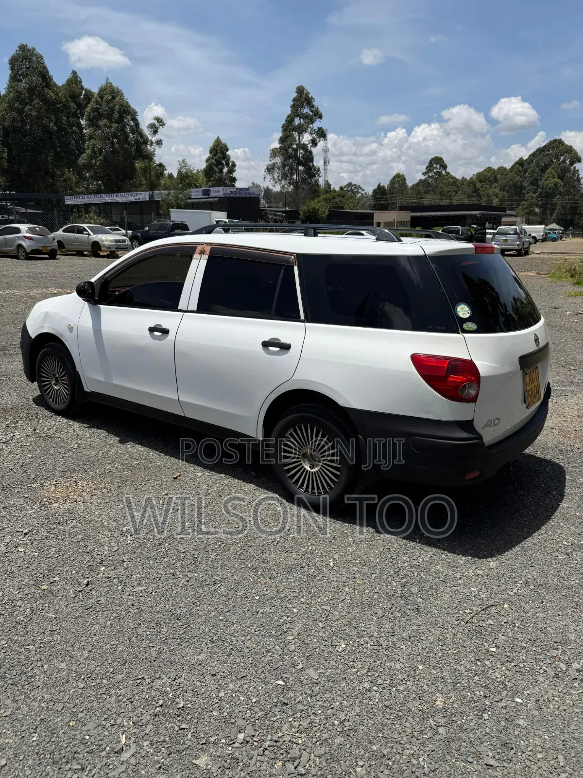 Nissan Advan 2013 White