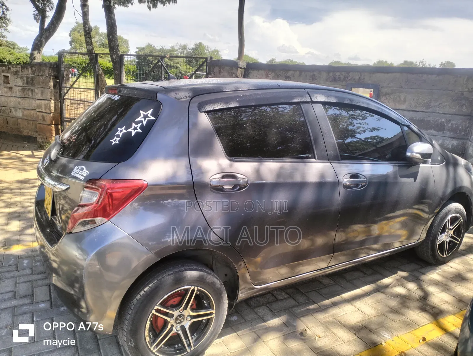 Toyota Vitz 1.0 FWD 5dr 2015 Gray