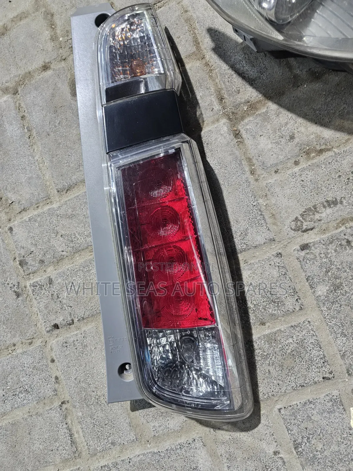 N-Wagon Taillight