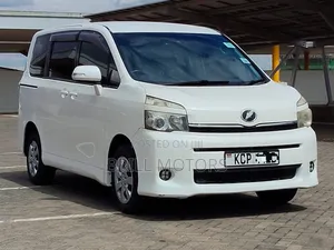 Toyota Voxy 2010 White