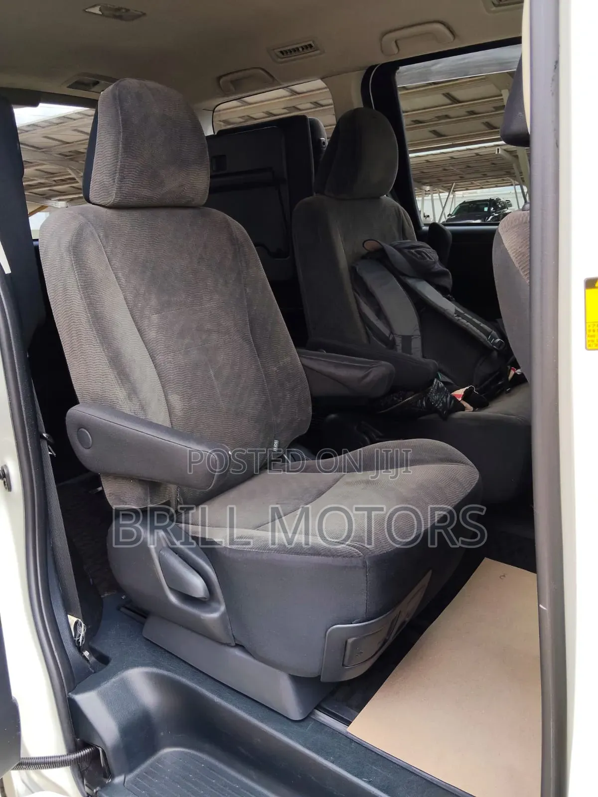 Toyota Voxy 2010 White