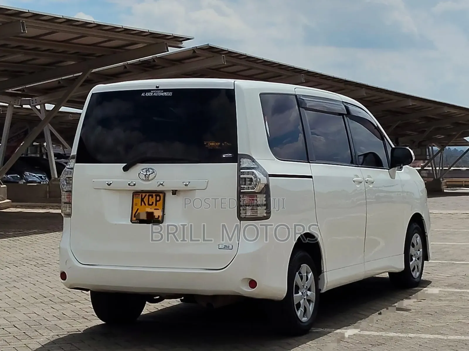 Toyota Voxy 2010 White